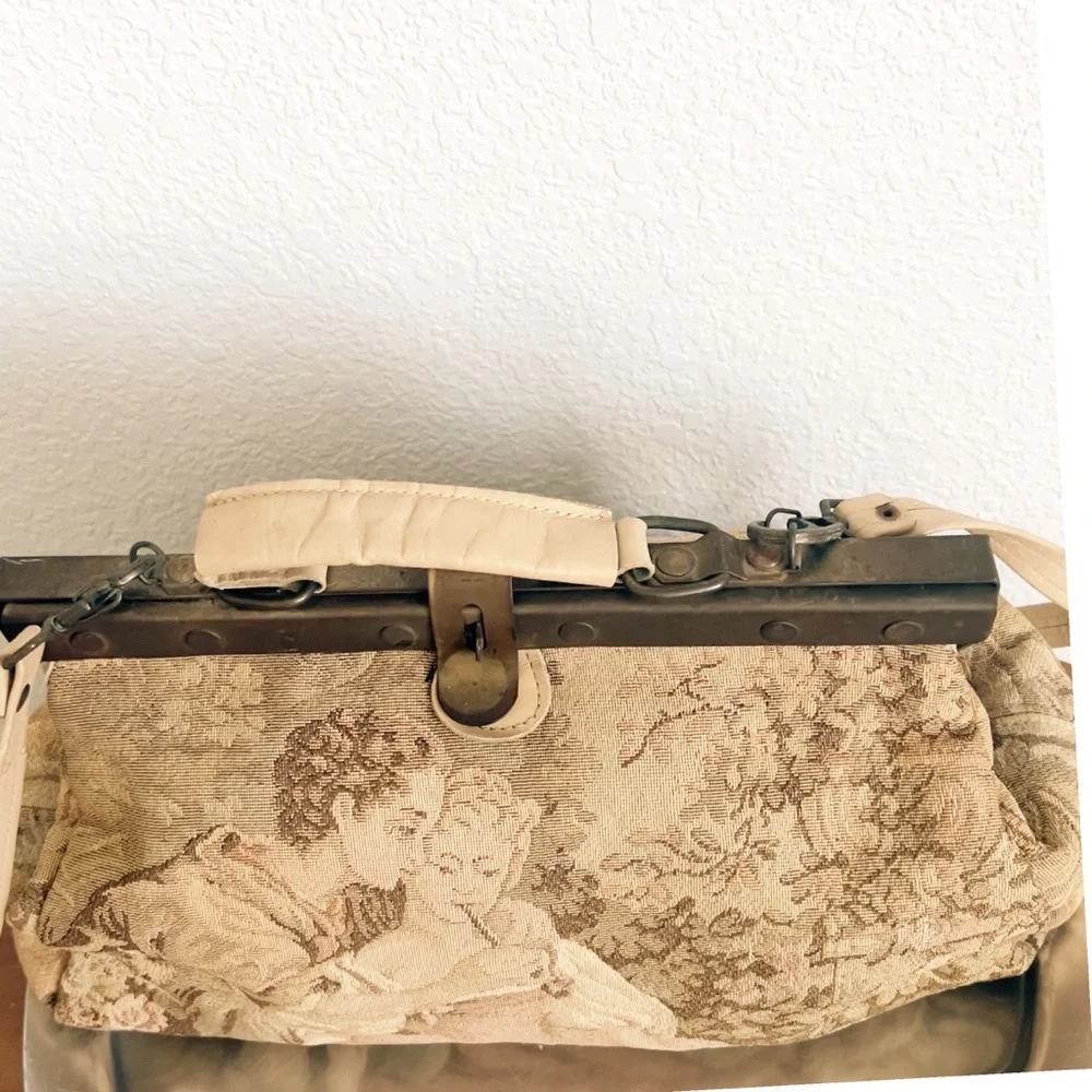 Vintage 70s Early Carpetbags of America Tapestry Doctor Bag Rococo Artsy Brass